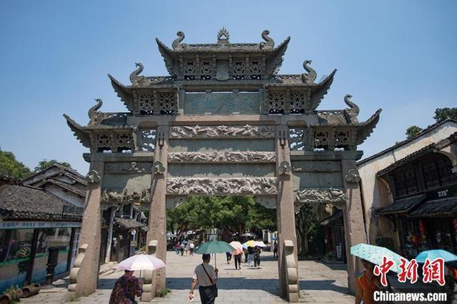 金钟国偷偷加入闲着干嘛呢聚餐，刘在石提议与runningman合拍一期